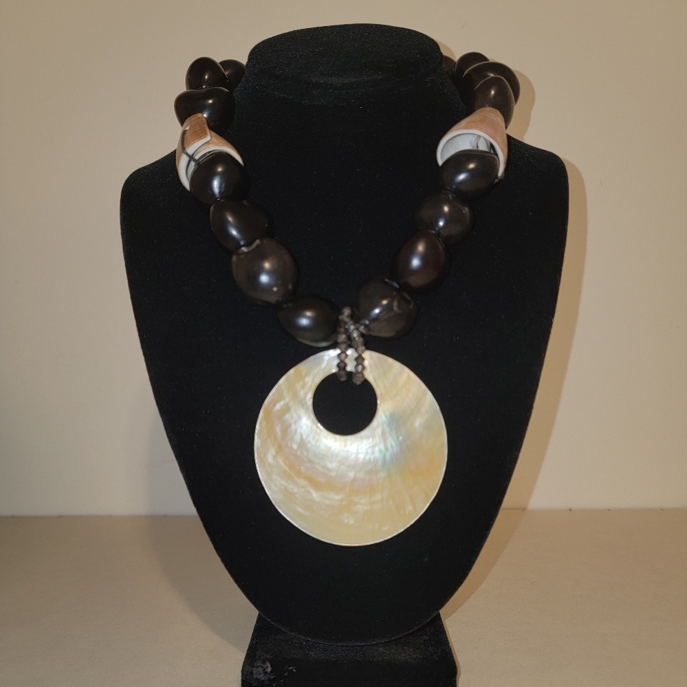 Chunky Black Bead Natural Shell Statement Necklace Large Pendant 20”